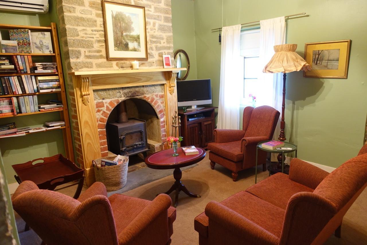 Amy'S House Bed & Breakfast Auburn Exterior photo